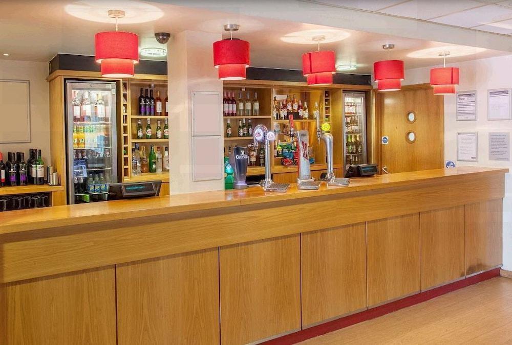 Ibis Budget London Heathrow T5 Slough Zewnętrze zdjęcie