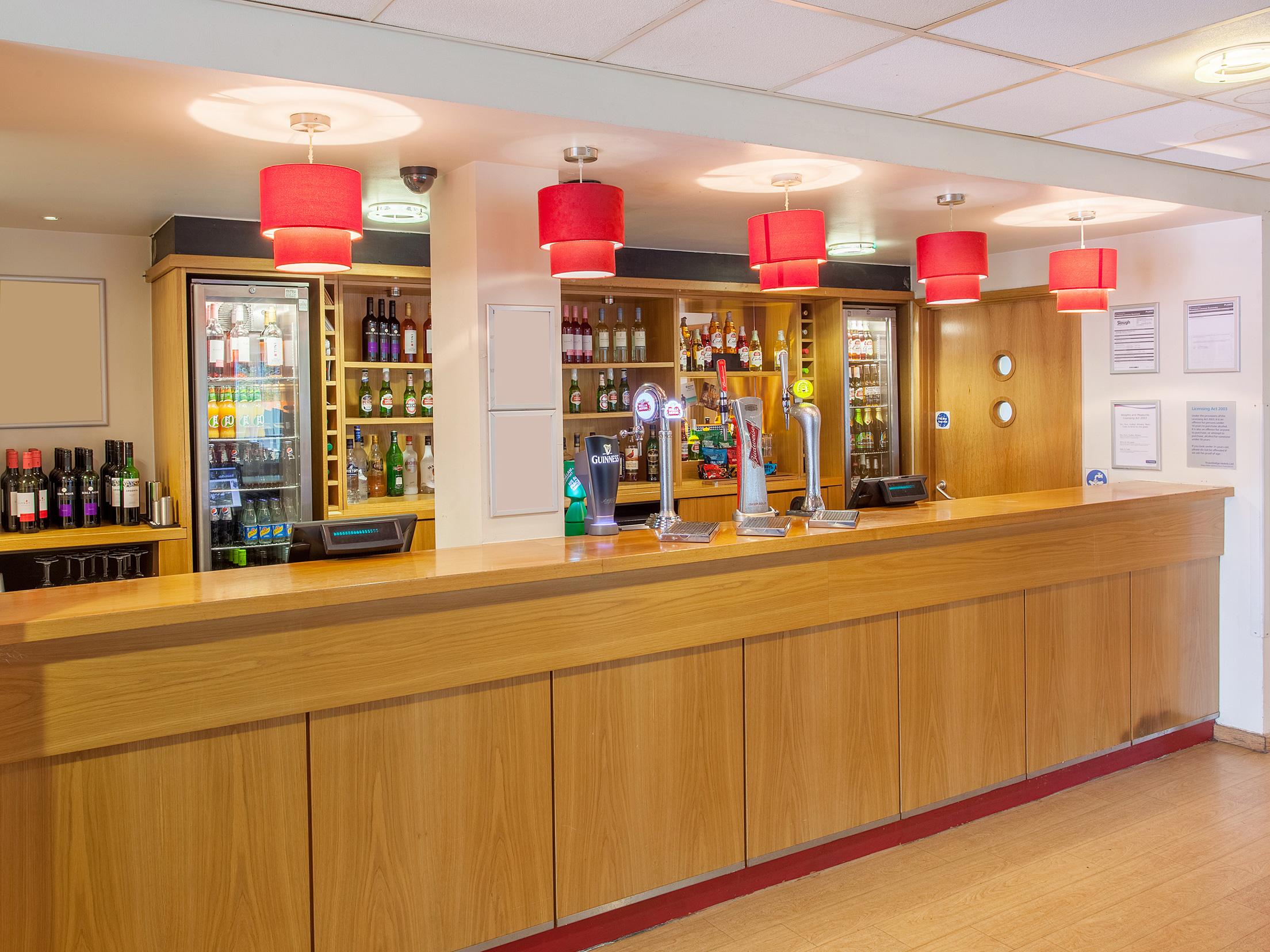 Ibis Budget London Heathrow T5 Slough Zewnętrze zdjęcie
