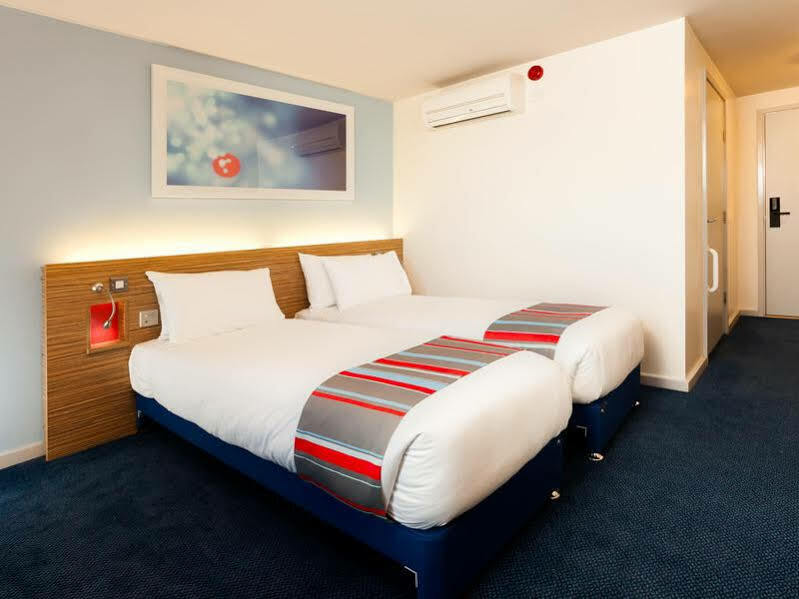 Ibis Budget London Heathrow T5 Slough Zewnętrze zdjęcie
